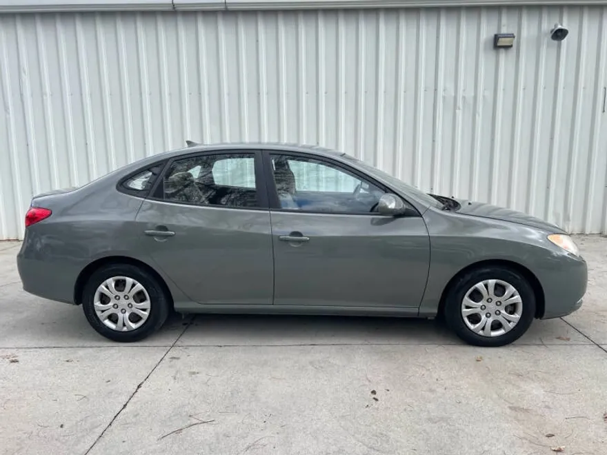 2010 Hyundai Elantra Blue GLS SE photo 1