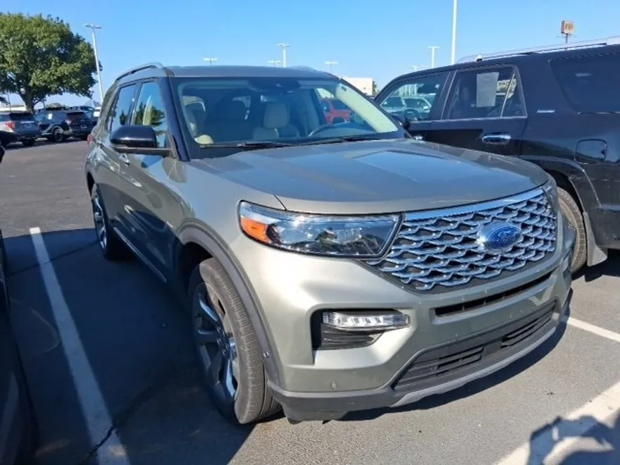2020 Ford Explorer Platinum photo 1