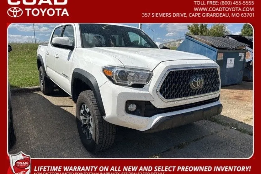 2019 Toyota Tacoma LE photo 1