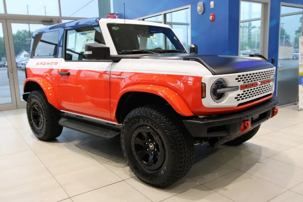 2025 Ford Bronco First Edition photo 1