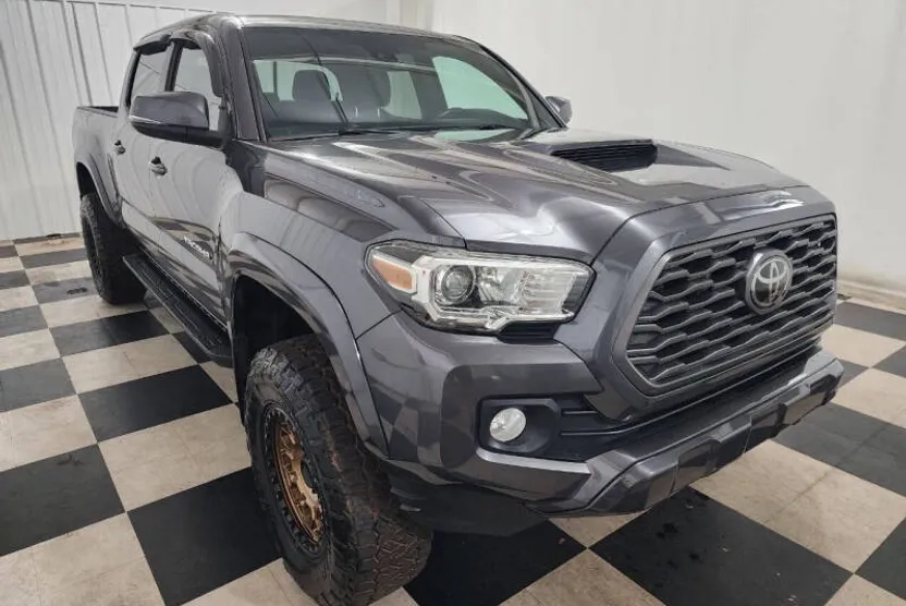 2021 Toyota Tacoma TRD Sport photo 1