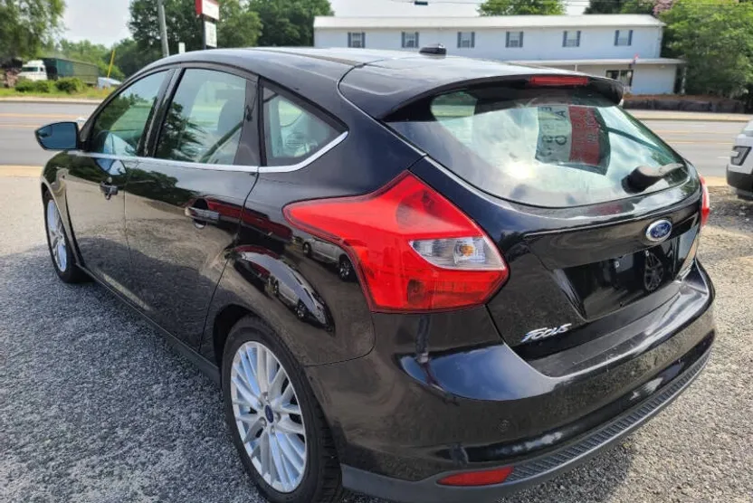 2014 Ford Focus Titanium photo 1