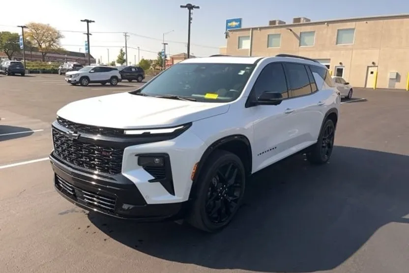 2024 Chevrolet Traverse RS photo 1