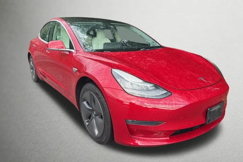 2019 Tesla Model 3 Long Range photo 1