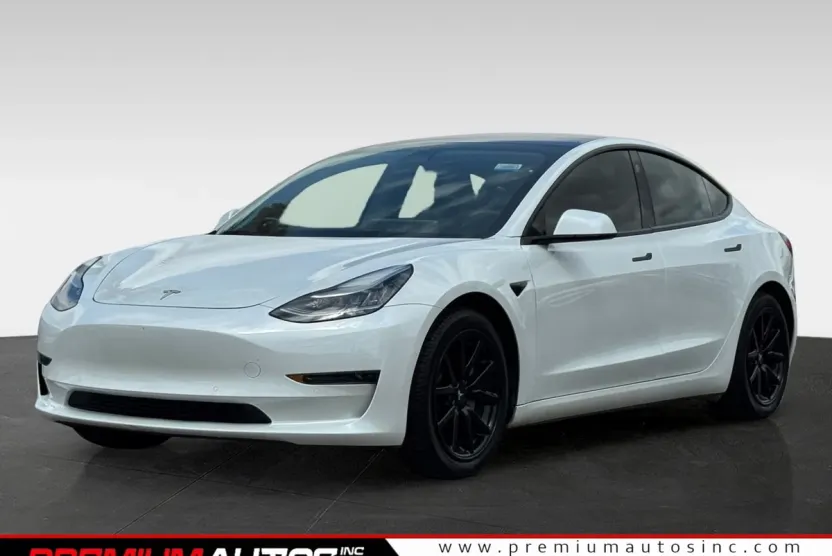 2020 Tesla Model 3 Standard Range Plus photo 1