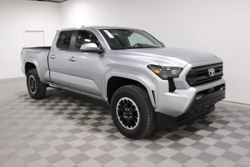 2024 Toyota Tacoma SR5 photo 1