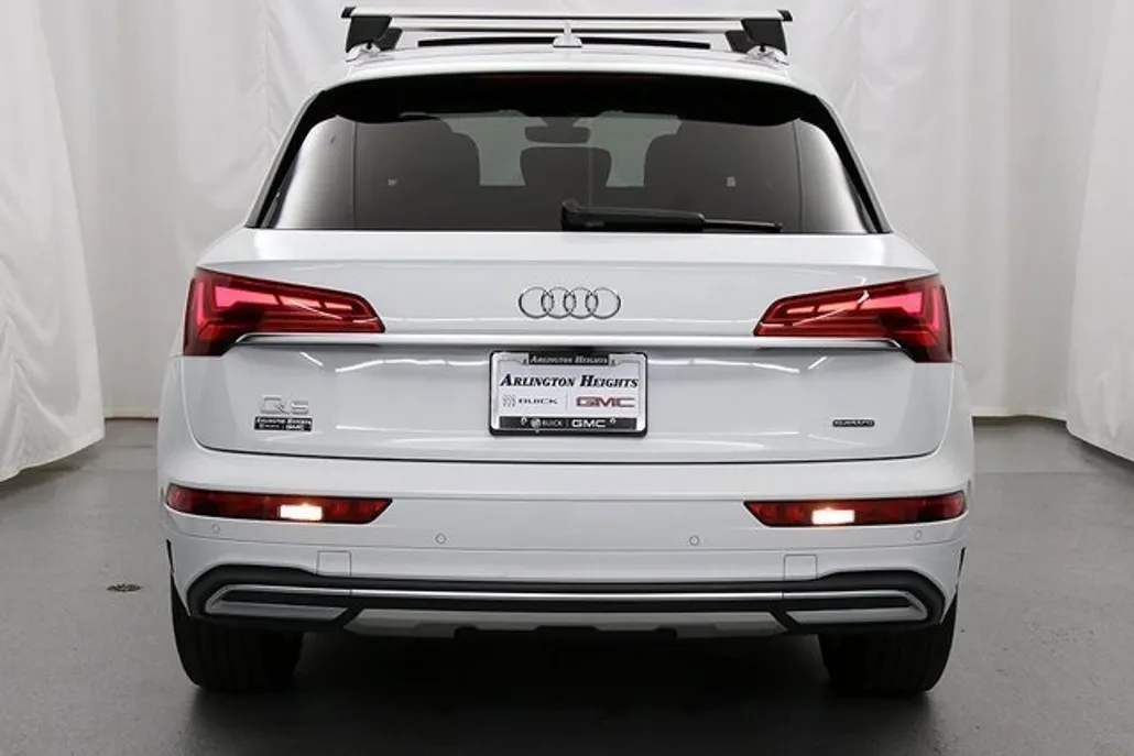 2021 Audi Q5 Premium photo 1