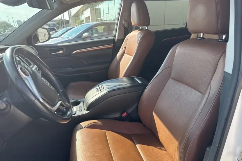2017 Toyota Highlander Limited Platinum photo 1