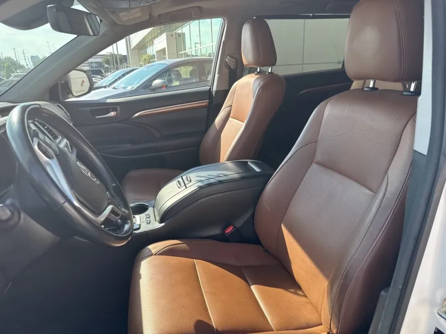 2017 Toyota Highlander Limited Platinum photo 1