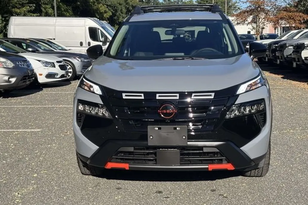 2026 Nissan Rogue SV photo 1
