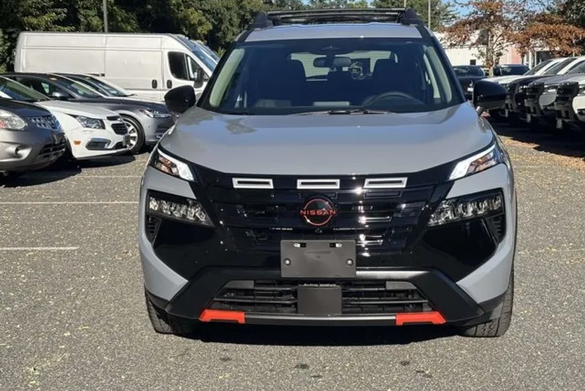 2026 Nissan Rogue SV photo 1