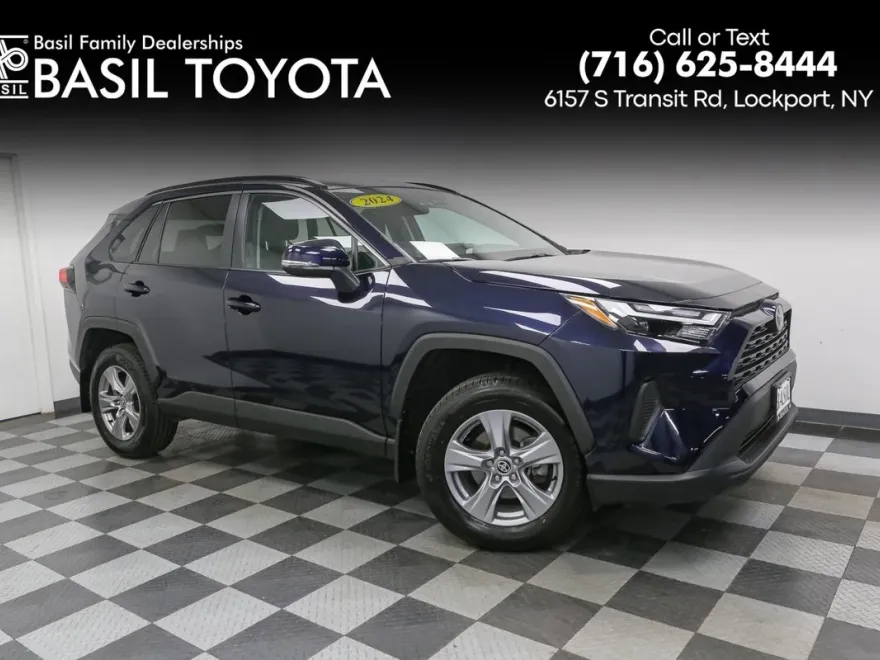 2024 Toyota RAV4 XLE photo 1