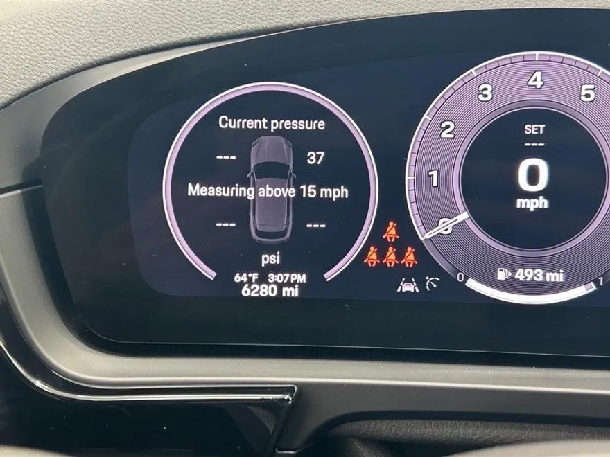 2024 Porsche Cayenne Base photo 23
