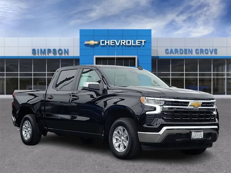 2025 Chevrolet Silverado 1500 LT photo 1
