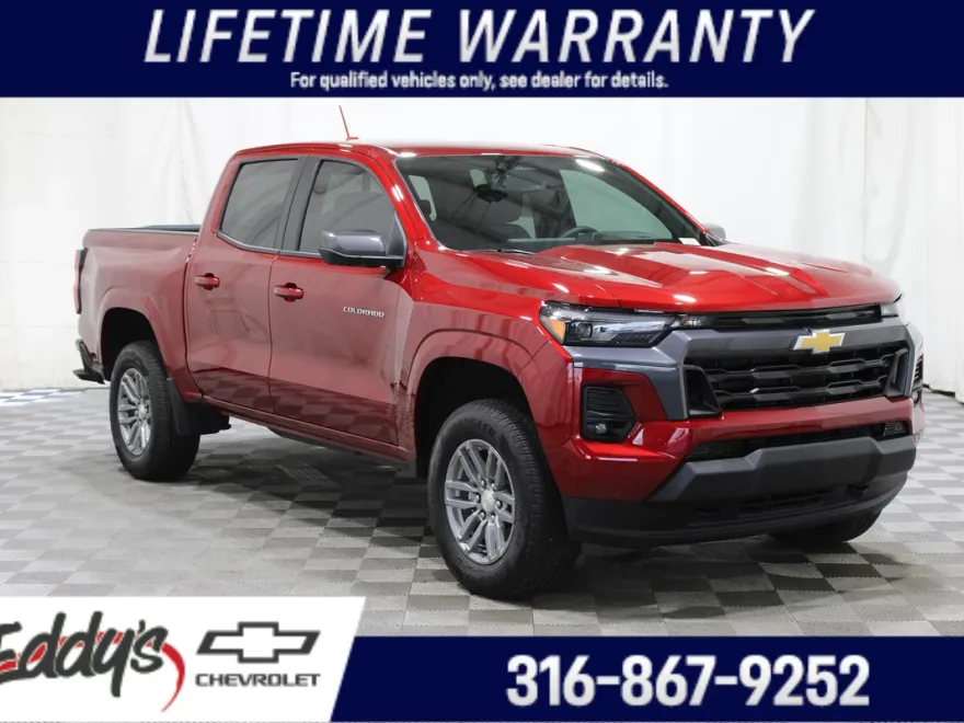 2024 Chevrolet Colorado LT photo 1