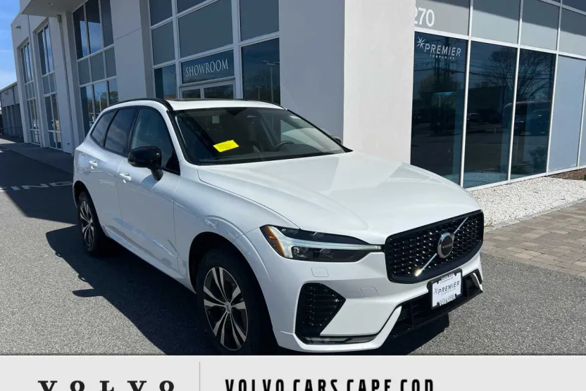 2025 Volvo XC60 B5 Core photo 1