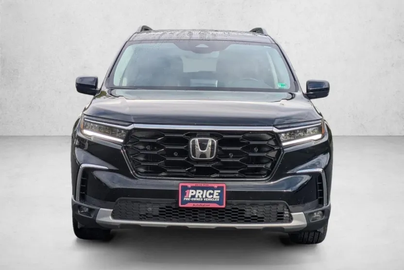 2025 Honda Pilot Touring photo 1