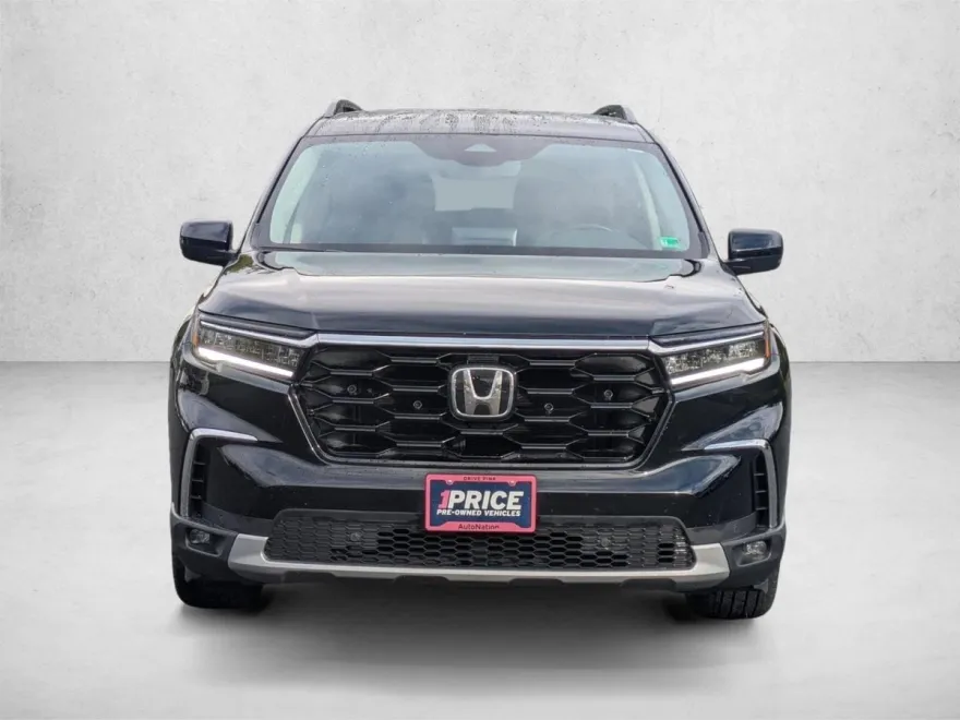 2025 Honda Pilot Touring photo 1