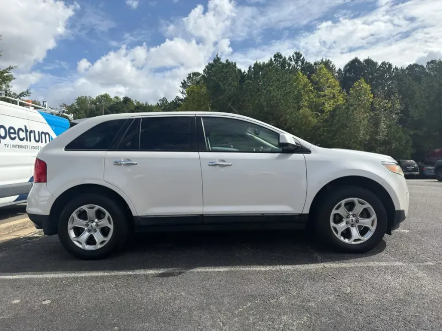 2011 Ford Edge SEL photo 1