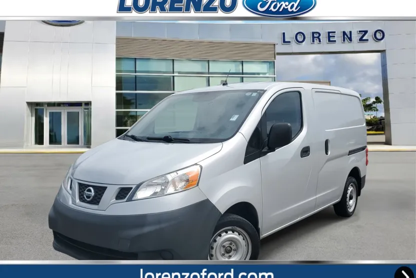 2017 Nissan NV200 S photo 1