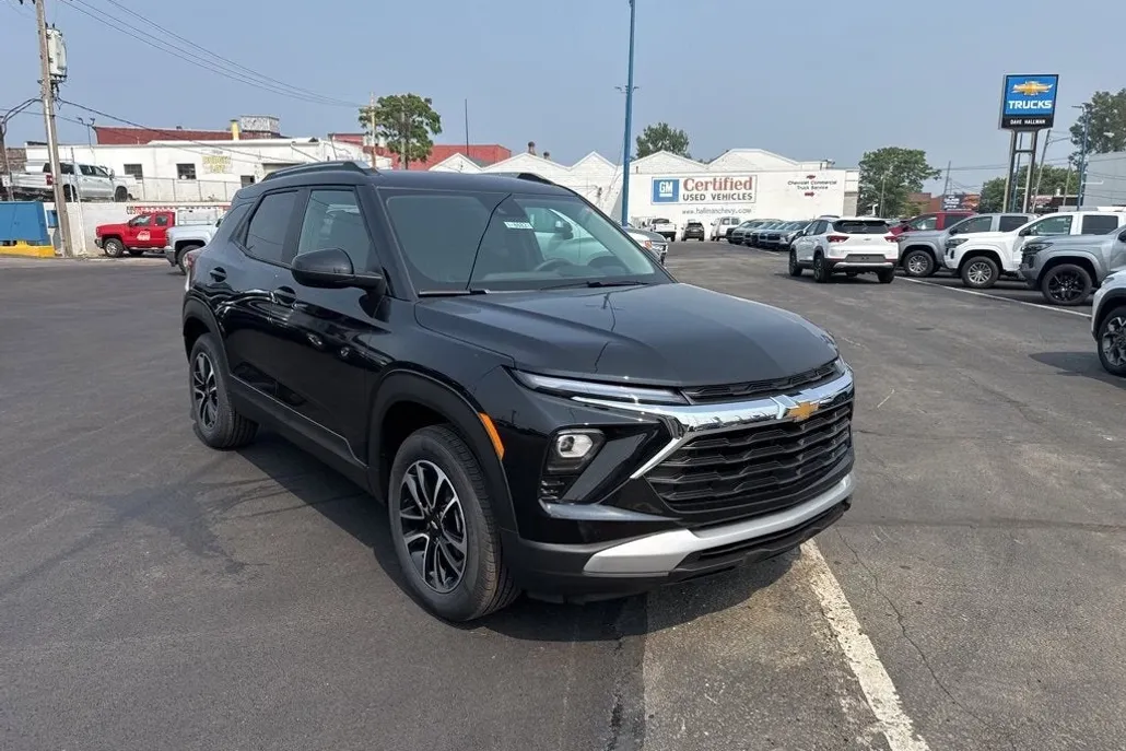 2026 Chevrolet Trailblazer LT photo 1