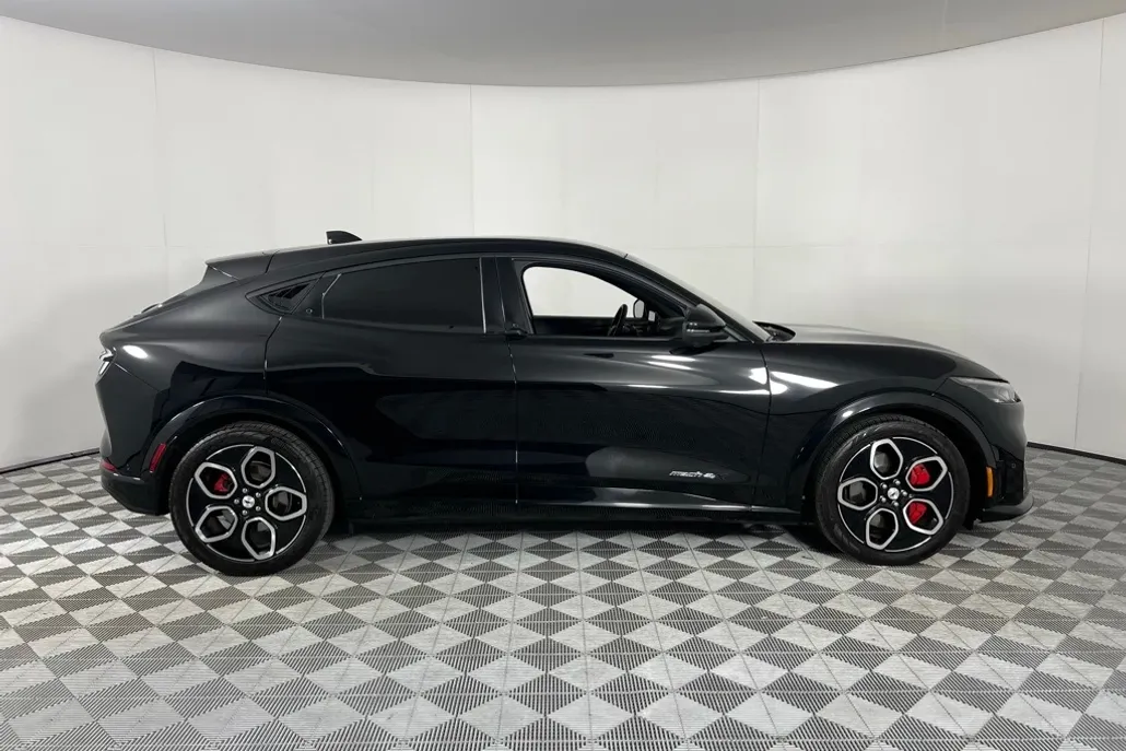 2023 Ford Mustang Mach-E GT photo 1