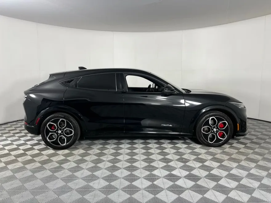 2023 Ford Mustang Mach-E GT photo 1