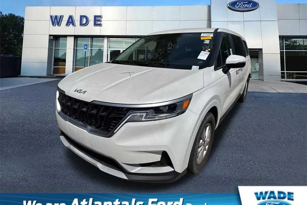 2022 Kia Carnival LXS photo 1
