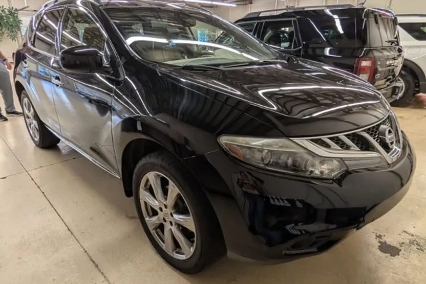 2014 Nissan Murano LE photo 1