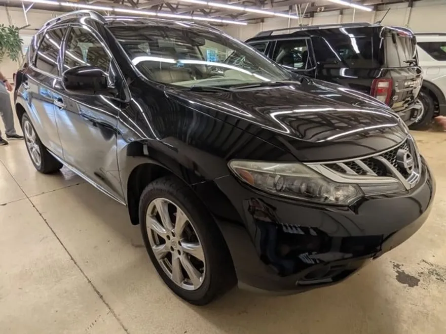 2014 Nissan Murano LE photo 1