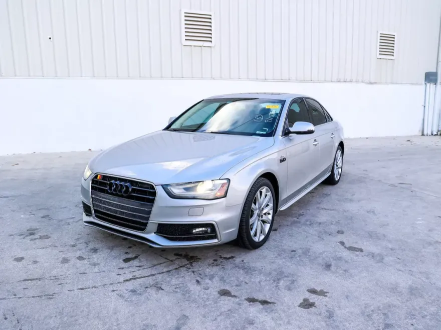 2014 Audi A4 Premium photo 1