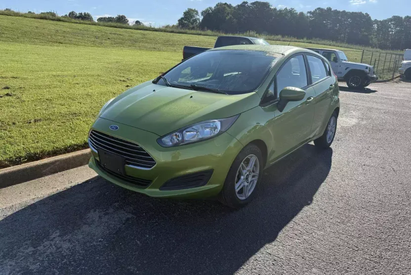 2018 Ford Fiesta SE photo 1