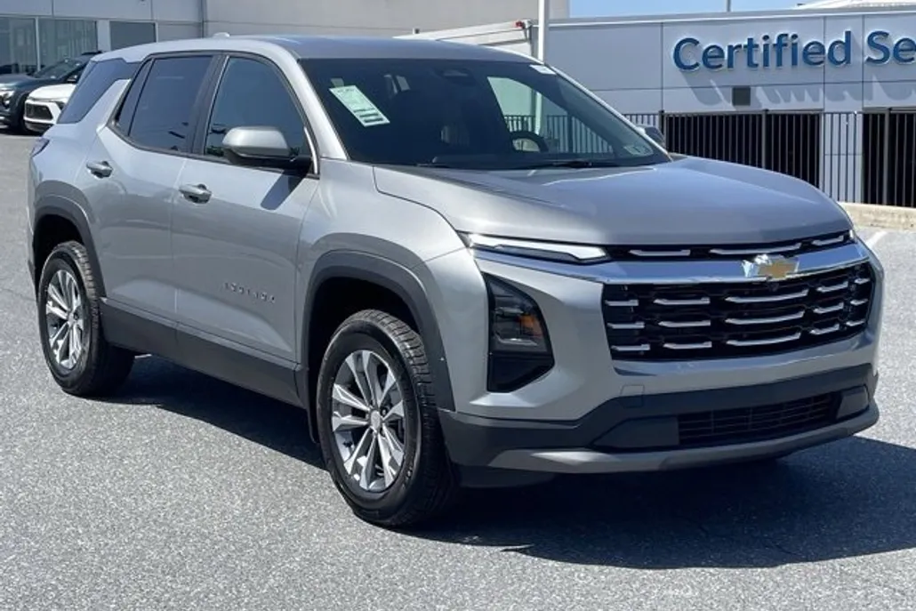 2026 Chevrolet Equinox LT photo 1