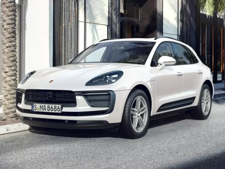 2025 Porsche Macan T photo 1