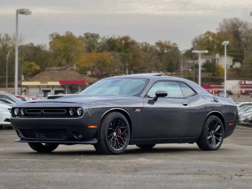 2015 Dodge Challenger SRT8 392 photo 1