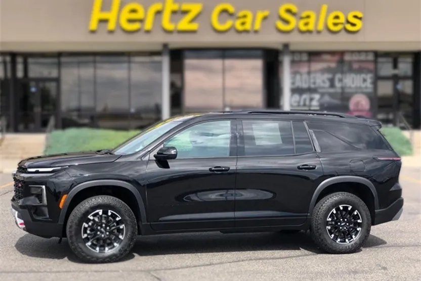2025 Chevrolet Traverse Z71 photo 1