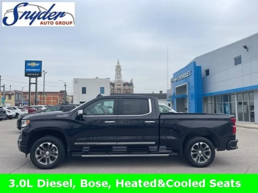 2022 Chevrolet Silverado 1500 High Country photo 1