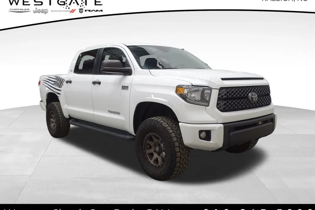 2020 Toyota Tundra SR5 CrewMax photo 1