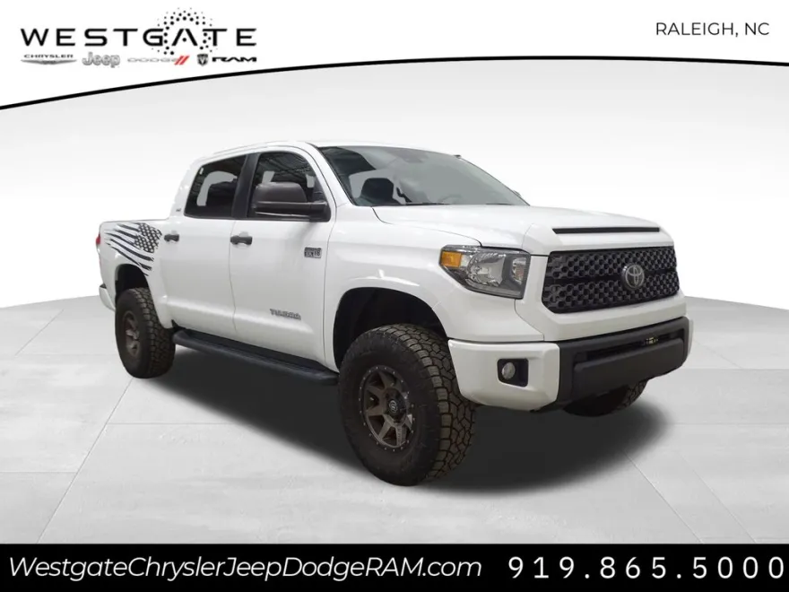 2020 Toyota Tundra SR5 CrewMax photo 1
