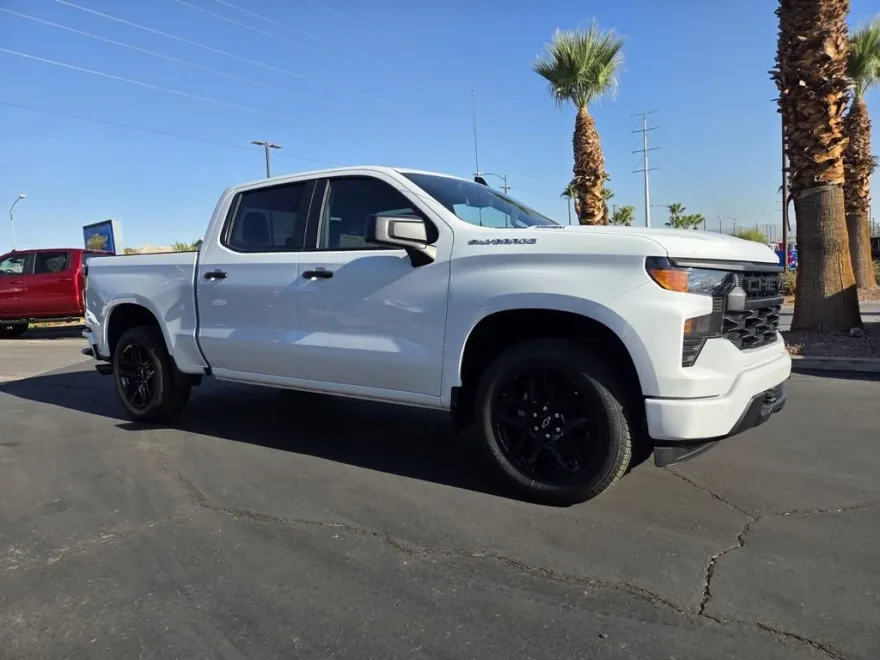 2025 Chevrolet Silverado 1500 Custom photo 1