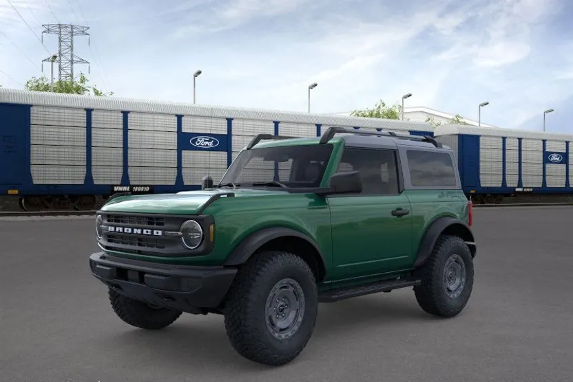 2025 Ford Bronco Base photo 1