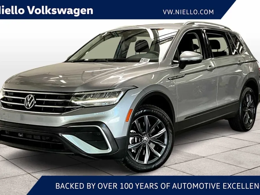 2023 Volkswagen Tiguan SE photo 1