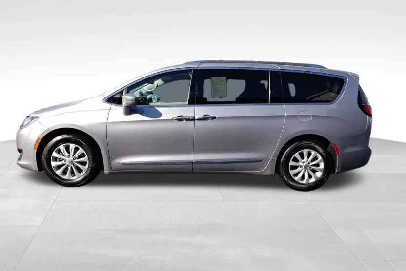 2018 Chrysler Pacifica Touring Plus photo 1