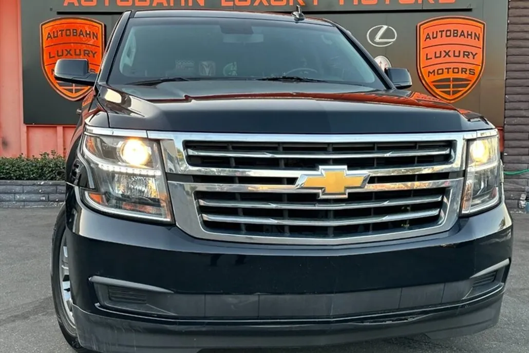2019 Chevrolet Tahoe LS photo 1