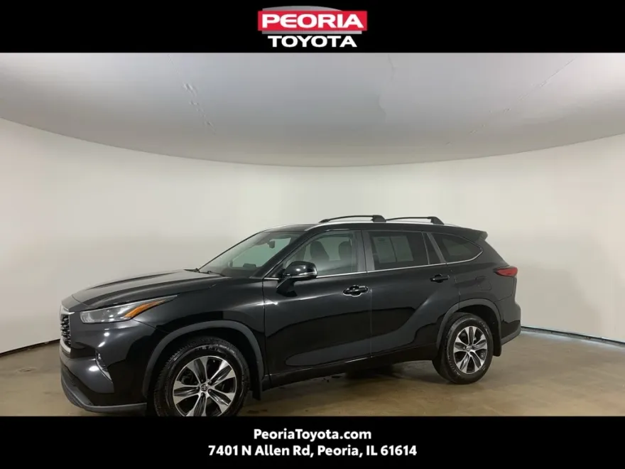 2023 Toyota Highlander XLE photo 1