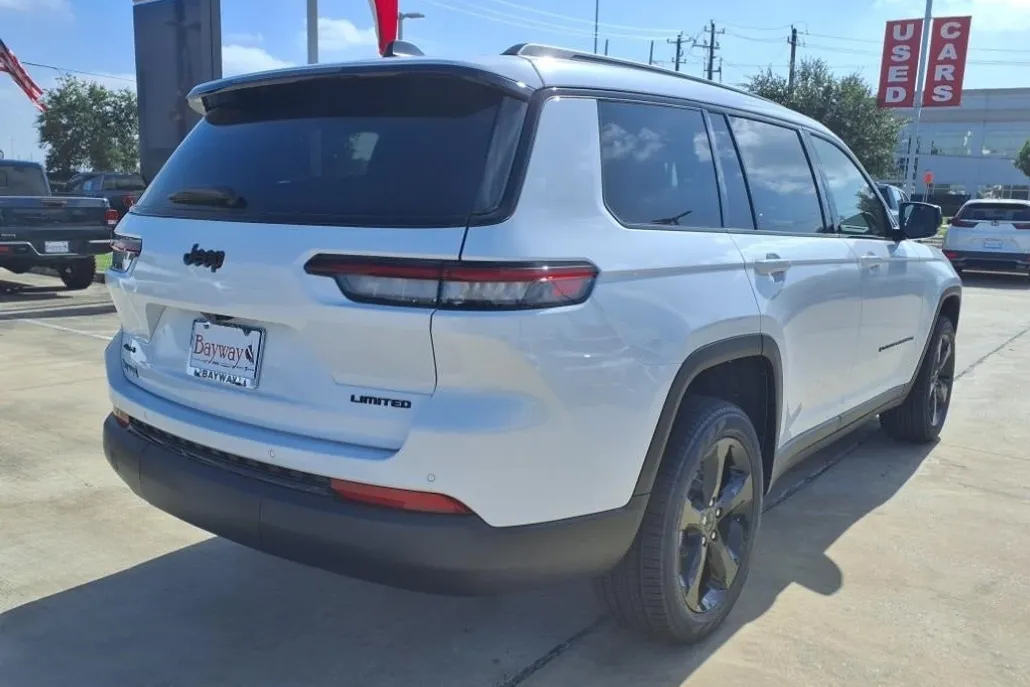 2025 Jeep Grand Cherokee Limited photo 1