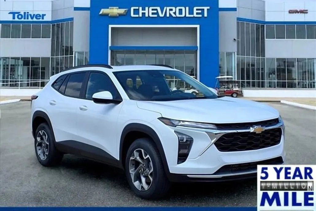 2025 Chevrolet Trax LT photo 1