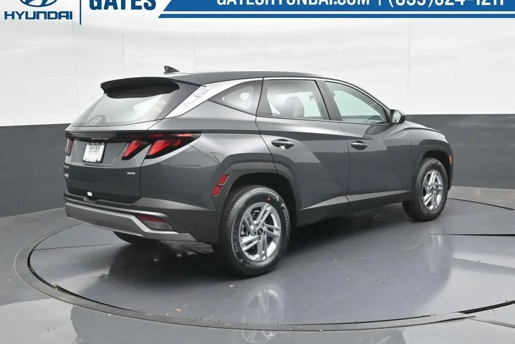 2025 Hyundai Tucson SE photo 1