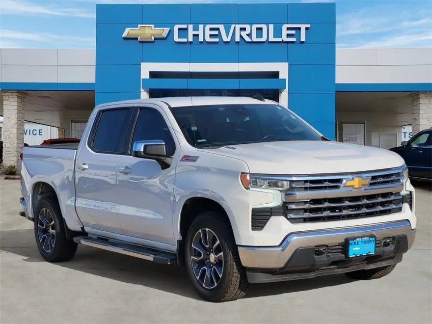 2023 Chevrolet Silverado 1500 LT photo 1