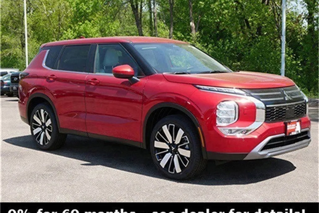 2025 Mitsubishi Outlander SE photo 1